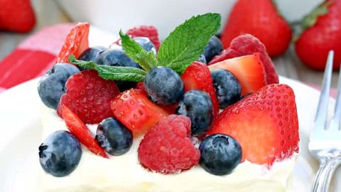 Blueberries And Bavarian Cream Cake Recipe