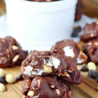 Easy Rocky Road Peanut Clusters