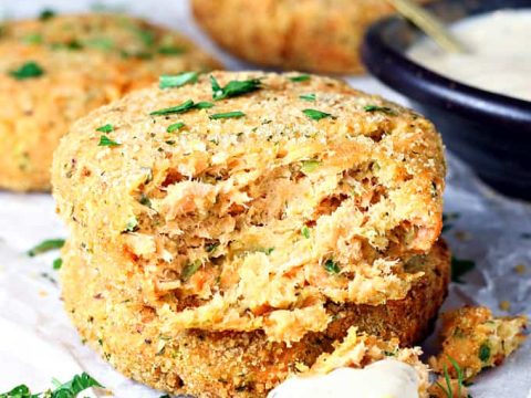 Salmon Cakes - Fresh + Flavorful! - Foxes Love Lemons