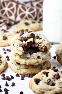 Doubletree Hotel Chocolate Chip Cookies (Copycat Recipe)